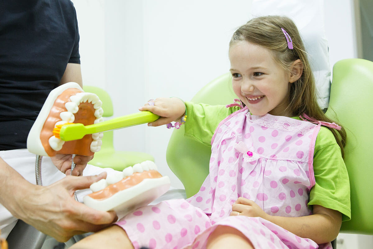 little-girl-at-dentist-office